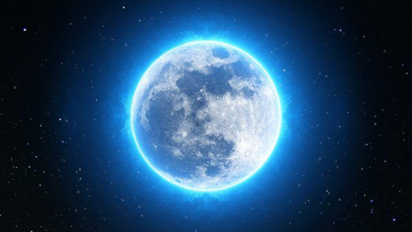 You Can Manifest during the New and Full Moon